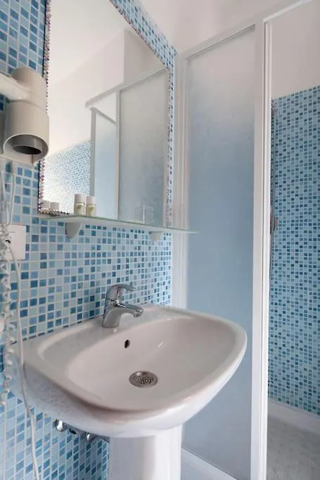 Shanti 2 - Apartment Riomaggiore 0*,